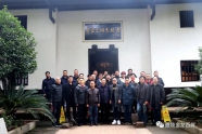 家乡人来他第二故乡感受红色文化啦！